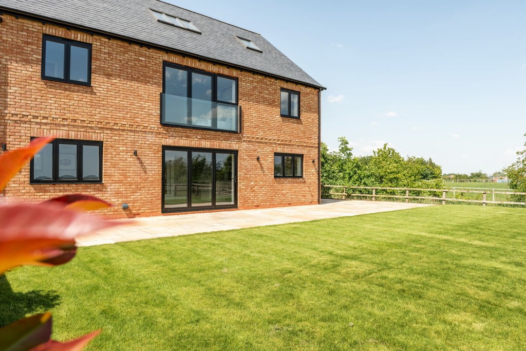 Image for Benthill Farm, London Road, MK18