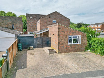 View full details for Denham Close, Bletchley, MK3