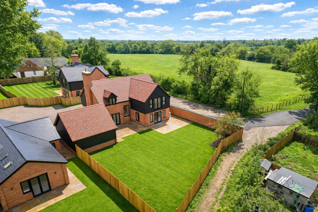 Image for Cow Lane, Gawcott, MK18