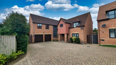 View full details for Hugh Parke Close, Loughton, MK5