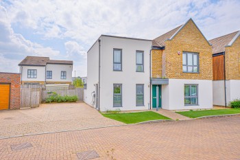 Laverde Walk, Oakgrove, MK10