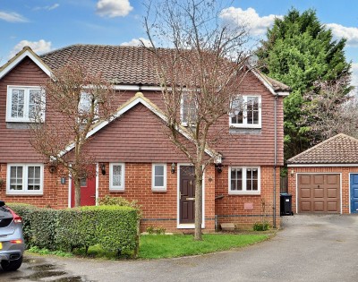 View full details for Magpie Close, Shenley Brook End, MK5