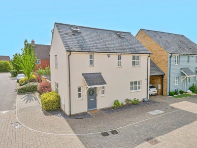 View full details for Collingwood Gardens, Brooklands, MK10