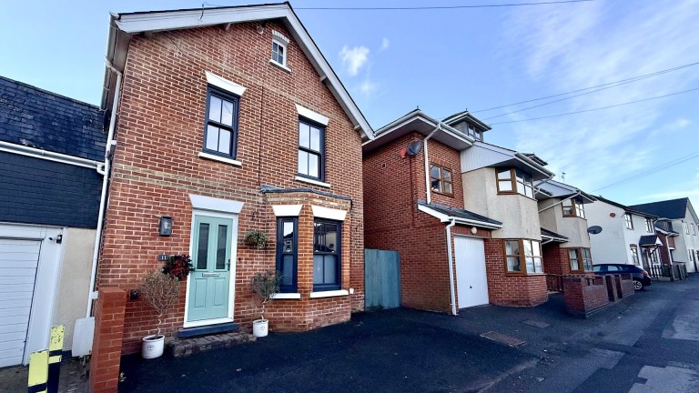 Lower Buckland Road, Lymington, Hampshire