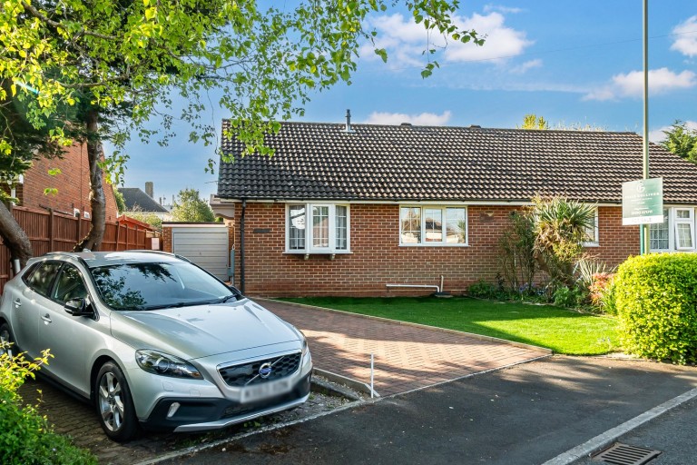 Shrubbs Avenue, Lymington, Hampshire