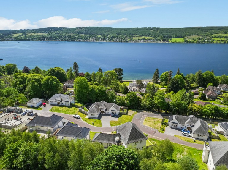 Kings Point, Shandon, G84