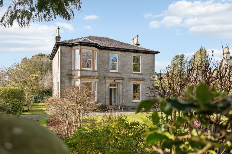 Lower Sutherland Crescent, Helensburgh, G84