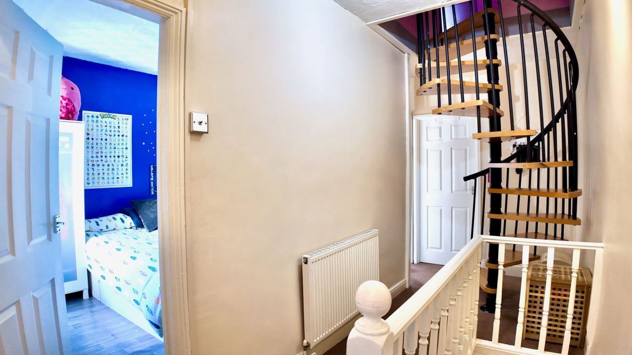 Warne Street, Fleur De Lis, NP12