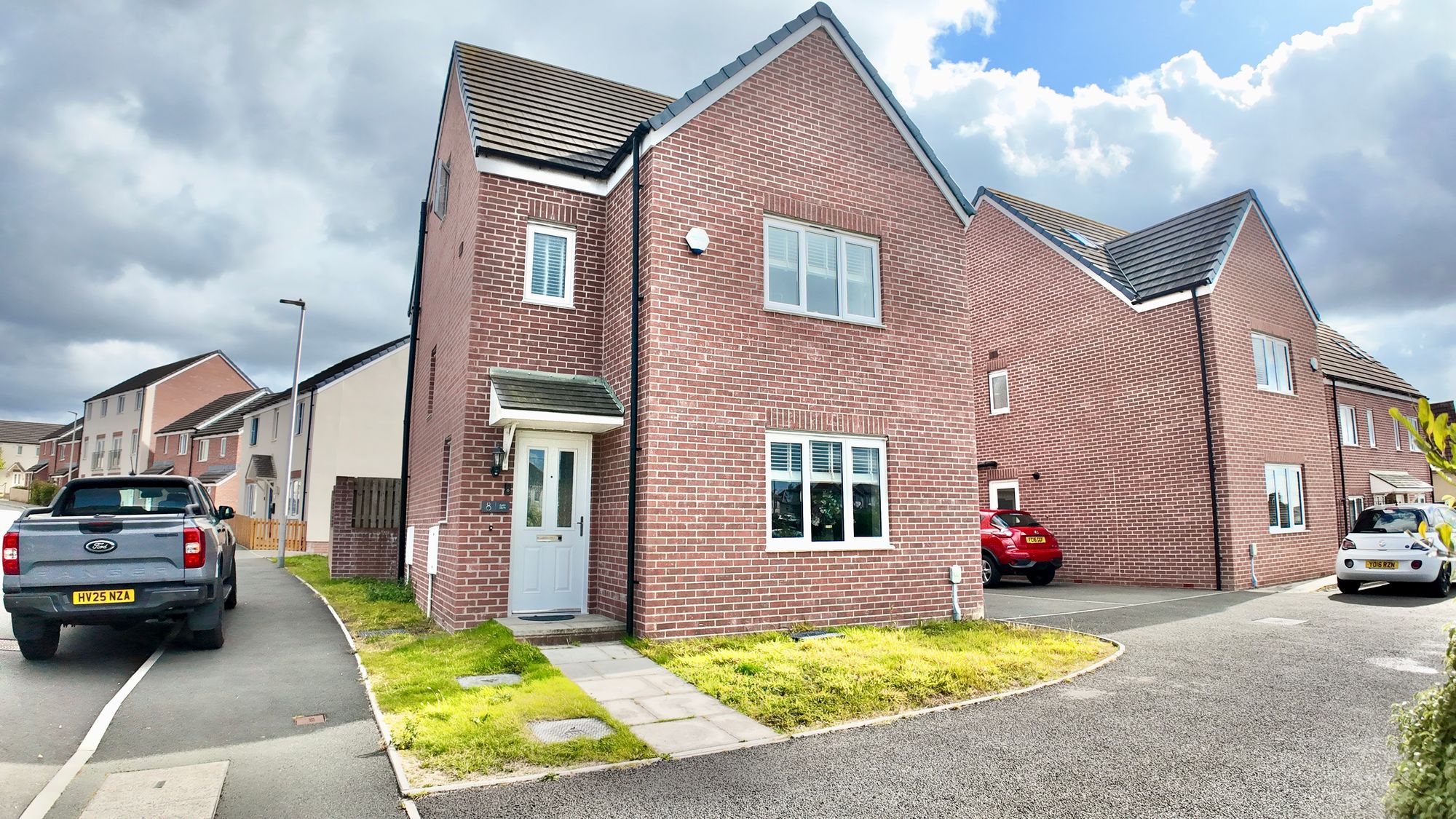 Cae'r Delyn, Oakdale, NP12