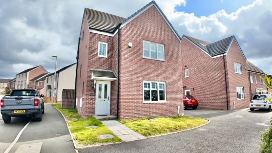 Cae'r Delyn, Oakdale, NP12