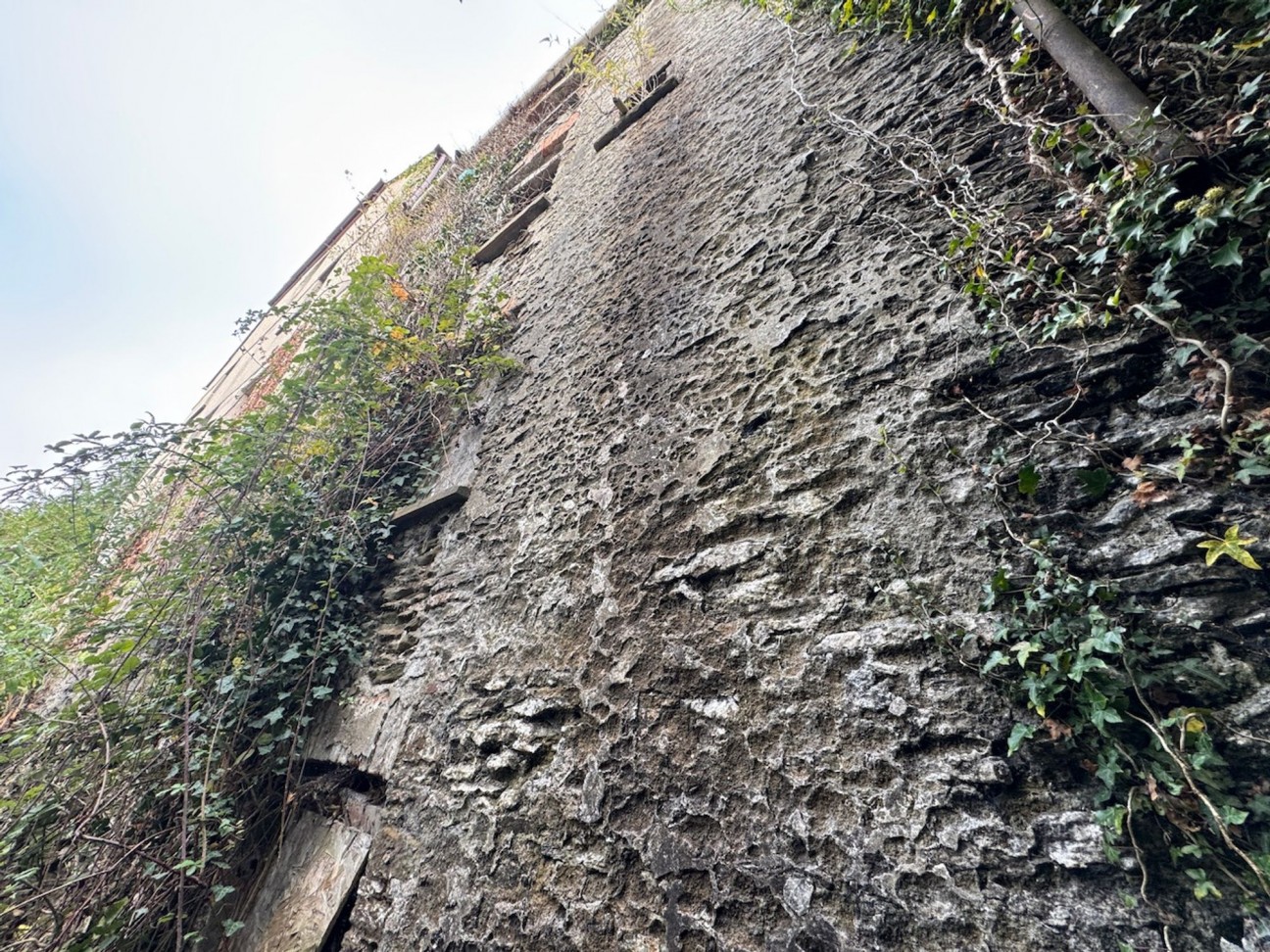 Caerphilly, CF83