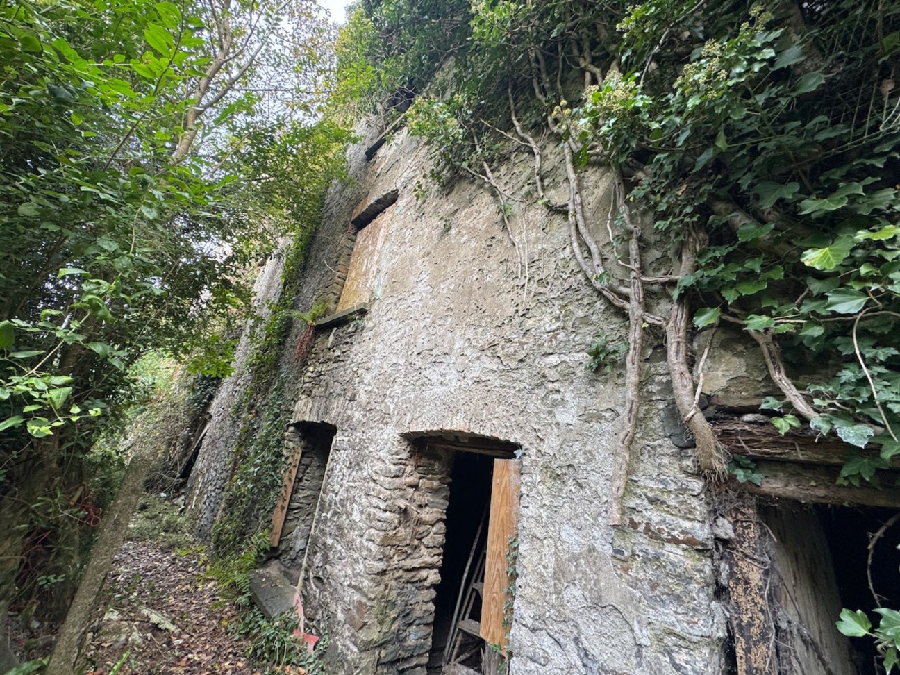 Caerphilly, CF83