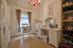 Alexandra Road, Six Bells, NP13