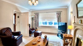 Tir-Berllan, Oakdale, NP12