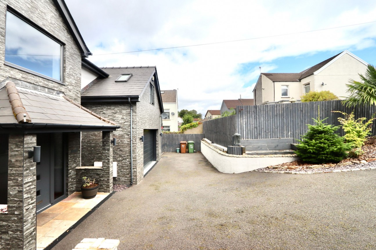 Victoria Road, Fleur De Lis, NP12