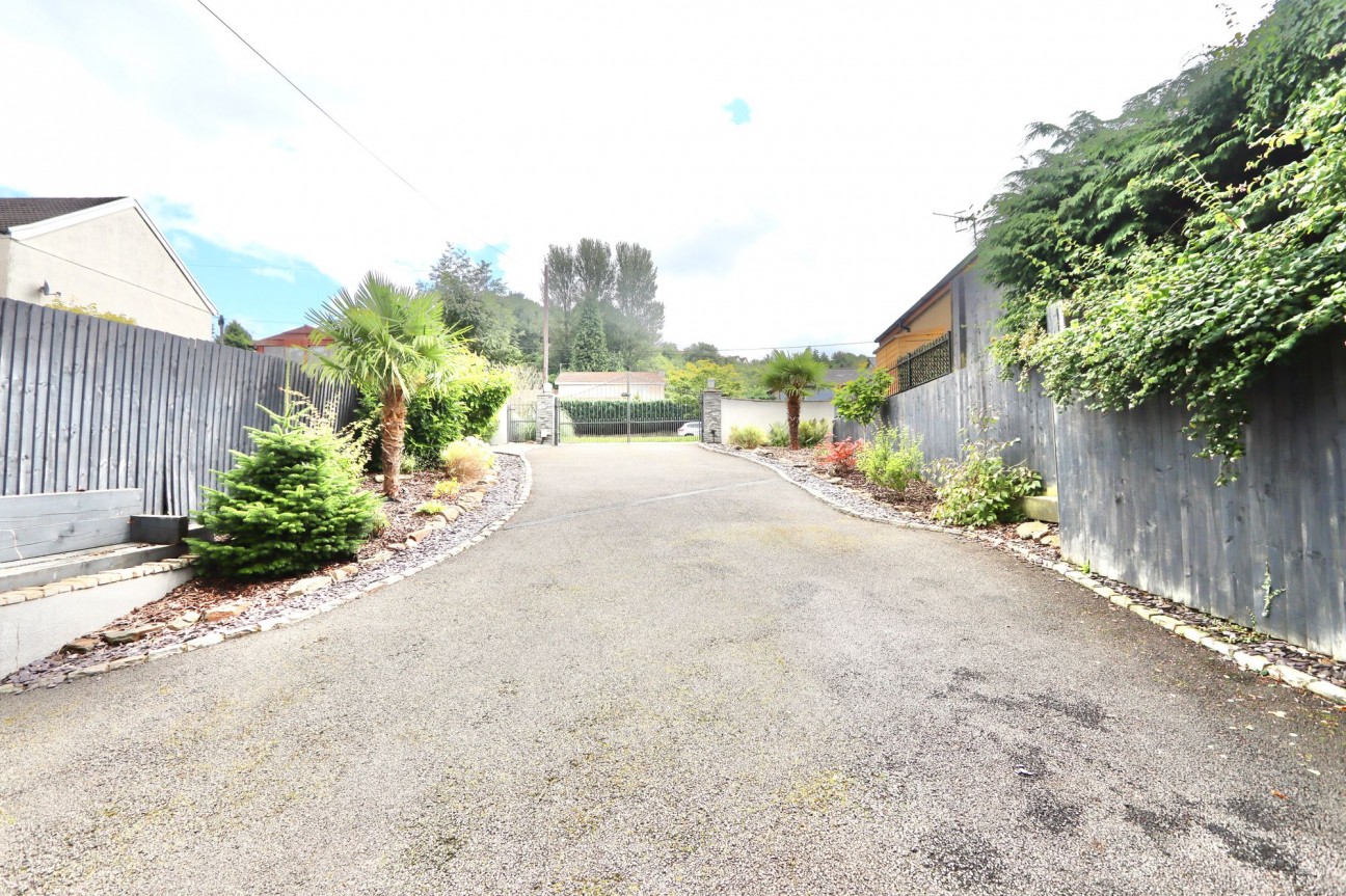 Victoria Road, Fleur De Lis, NP12