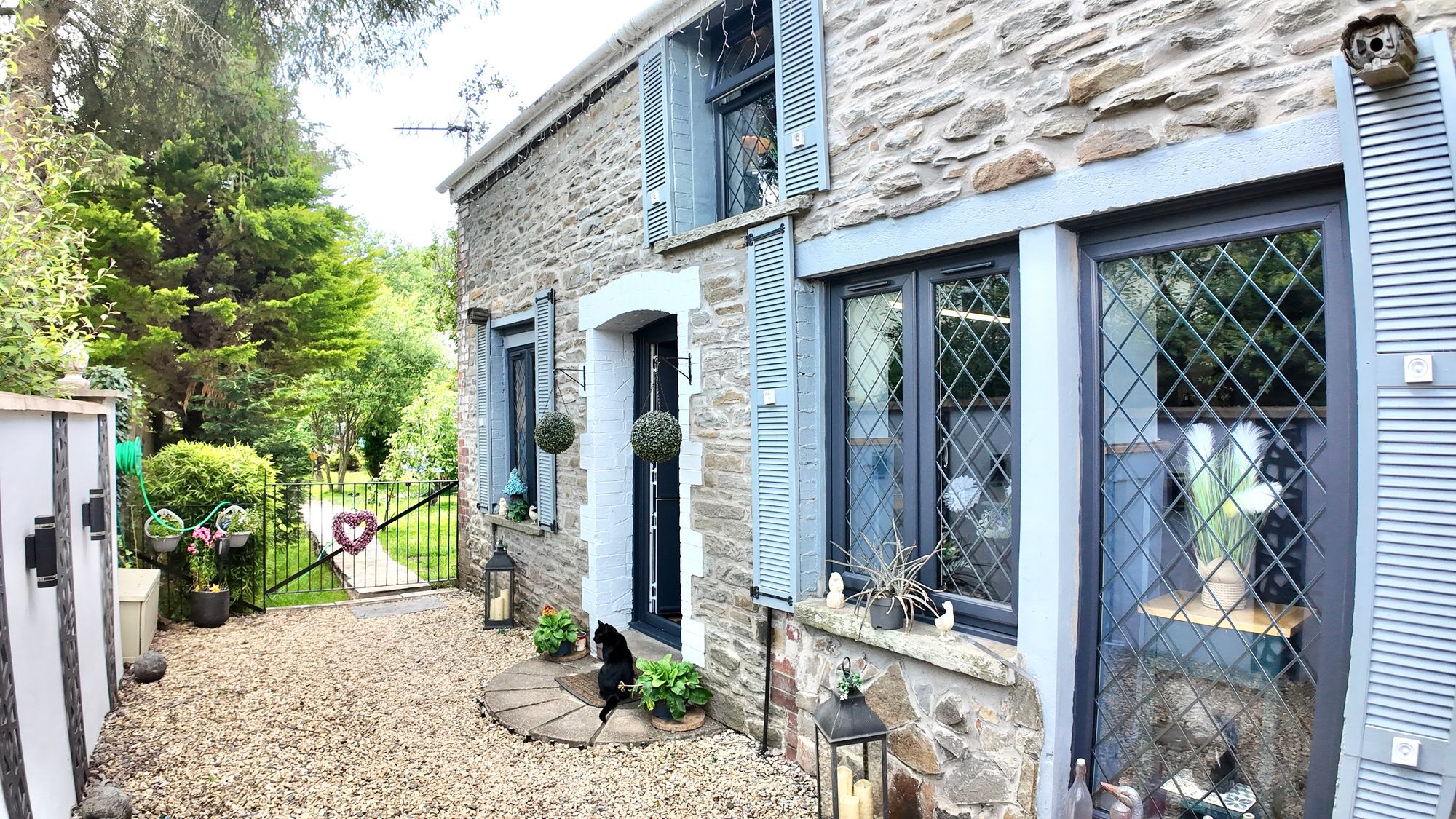 High Street, Argoed, NP12
