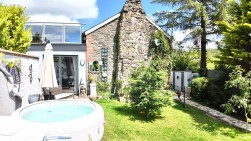 High Street, Argoed, NP12