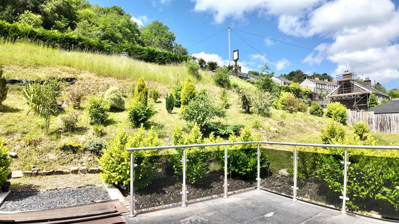 High Street, Argoed, NP12
