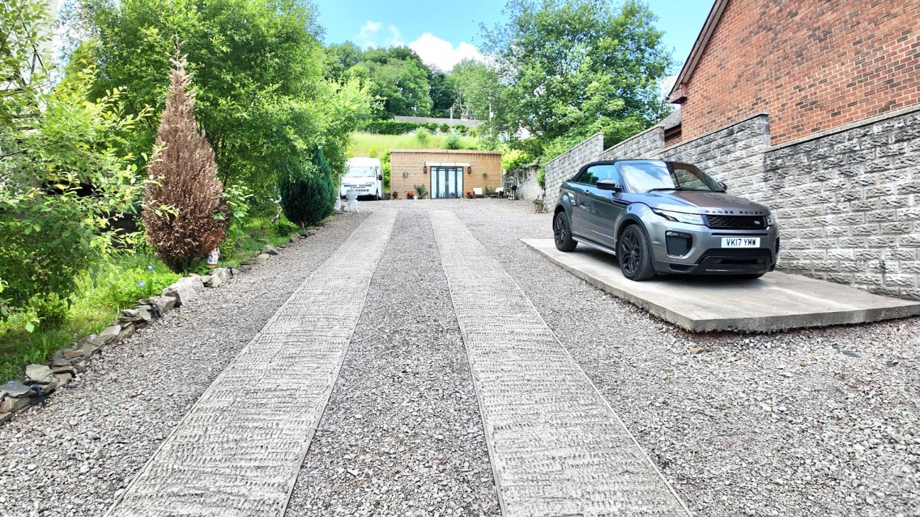 High Street, Argoed, NP12
