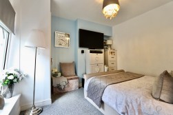 Lancaster Street, Six Bells, NP13