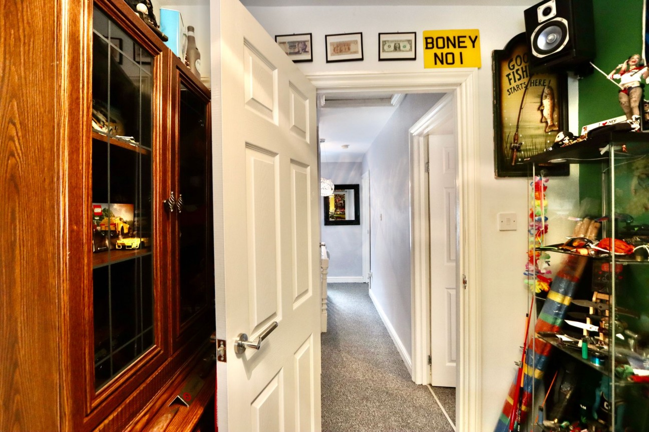 Lancaster Street, Six Bells, NP13