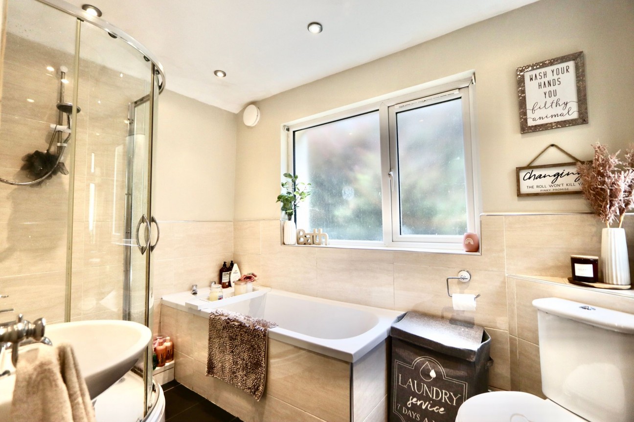 Lancaster Street, Six Bells, NP13