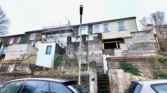 Raymond Terrace, Pontypridd, CF37