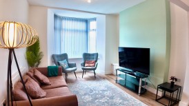 Raymond Terrace, Pontypridd, CF37