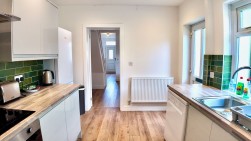 Raymond Terrace, Pontypridd, CF37