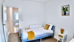 Raymond Terrace, Pontypridd, CF37