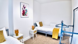 Raymond Terrace, Pontypridd, CF37
