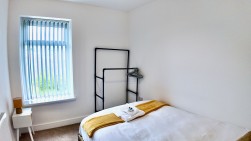 Raymond Terrace, Pontypridd, CF37