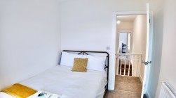 Raymond Terrace, Pontypridd, CF37