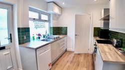 Raymond Terrace, Pontypridd, CF37