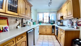 Ffordd Eynon Evans, Caerphilly, CF83