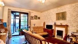 Ffordd Eynon Evans, Caerphilly, CF83