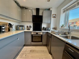 Clos Coed Duon, Blackwood, NP12