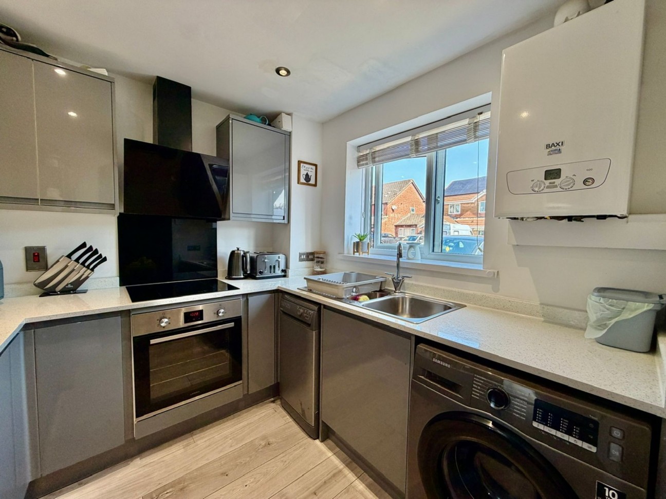 Clos Coed Duon, Blackwood, NP12