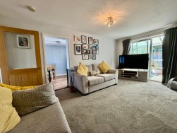 Clos Coed Duon, Blackwood, NP12