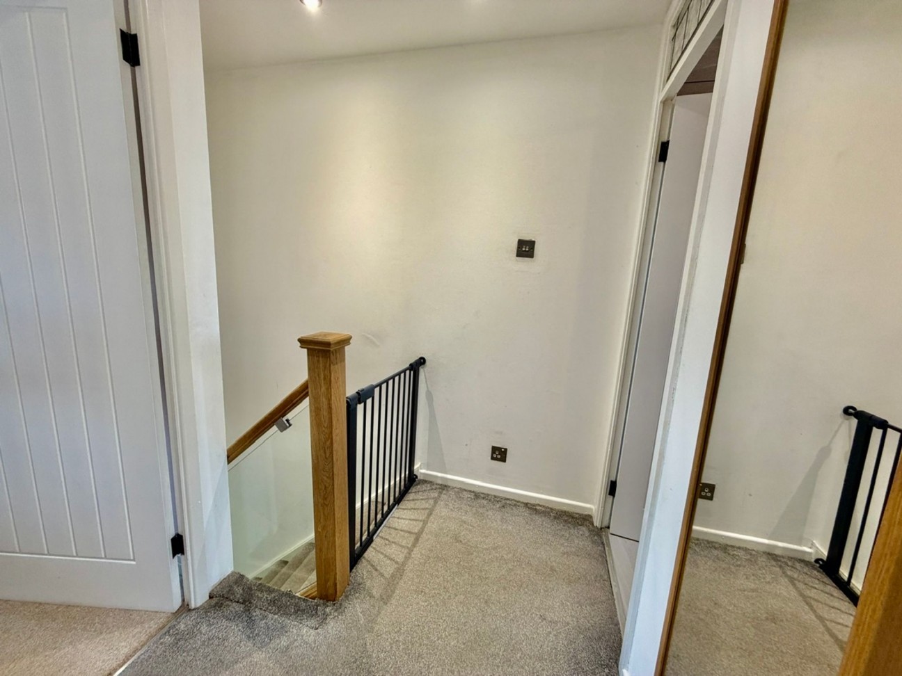 Clos Coed Duon, Blackwood, NP12