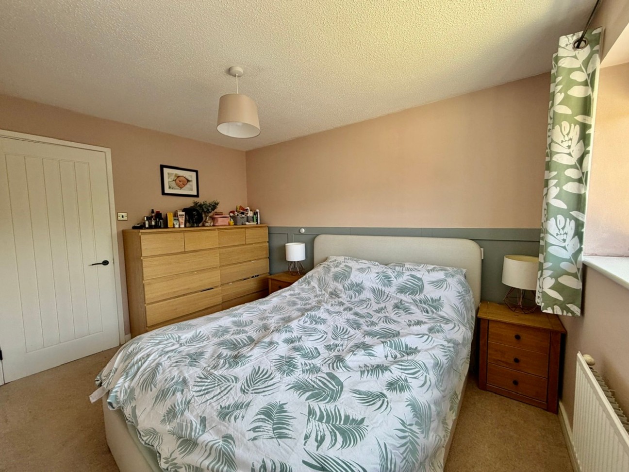 Clos Coed Duon, Blackwood, NP12