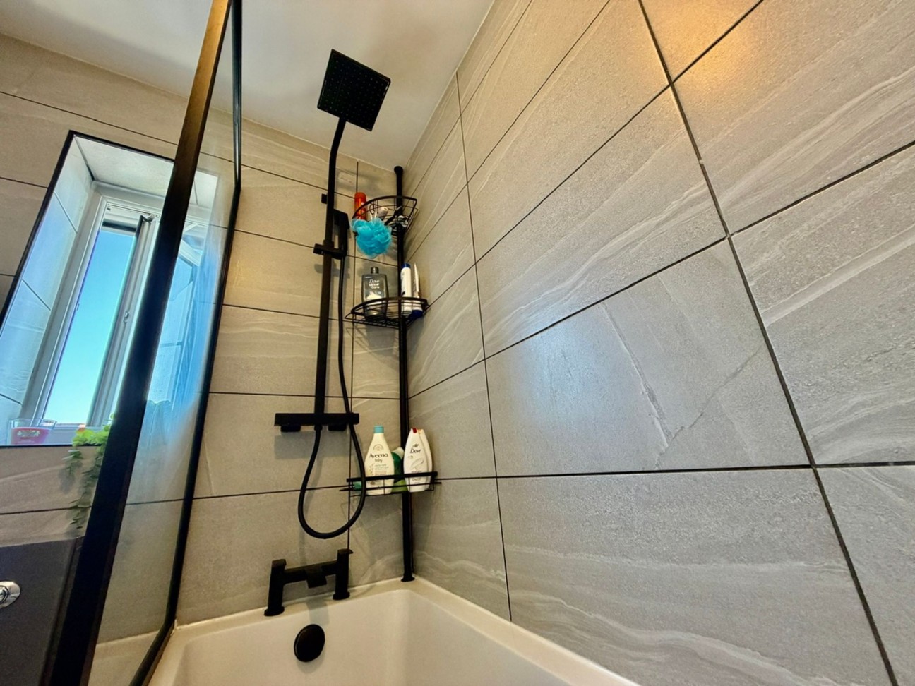 Clos Coed Duon, Blackwood, NP12