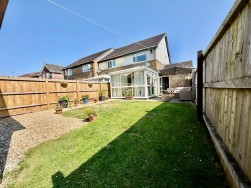 Clos Coed Duon, Blackwood, NP12
