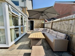 Clos Coed Duon, Blackwood, NP12