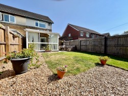 Clos Coed Duon, Blackwood, NP12