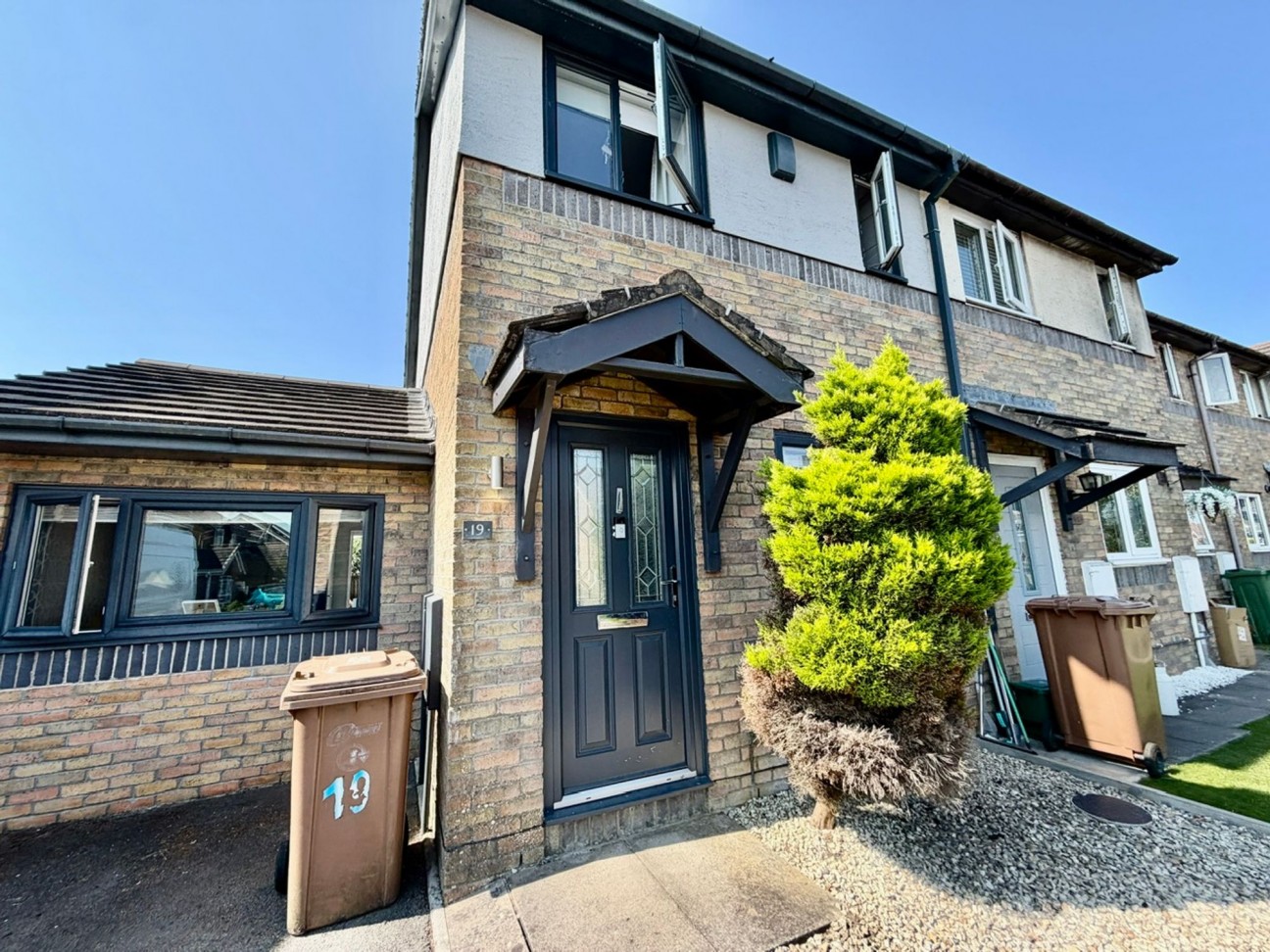Clos Coed Duon, Blackwood, NP12