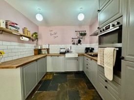 Lower Gwastod Terrace, Cwmtillery, NP13