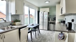 Vancouver Drive, Penmaen, NP12