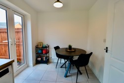 Clos Oakdale, Gellihaf, NP12